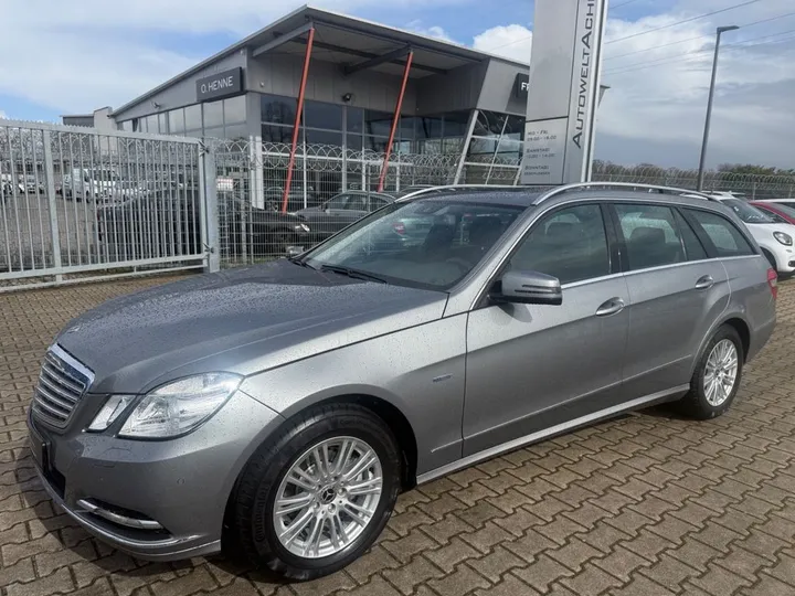 Mercedes-Benz E 200