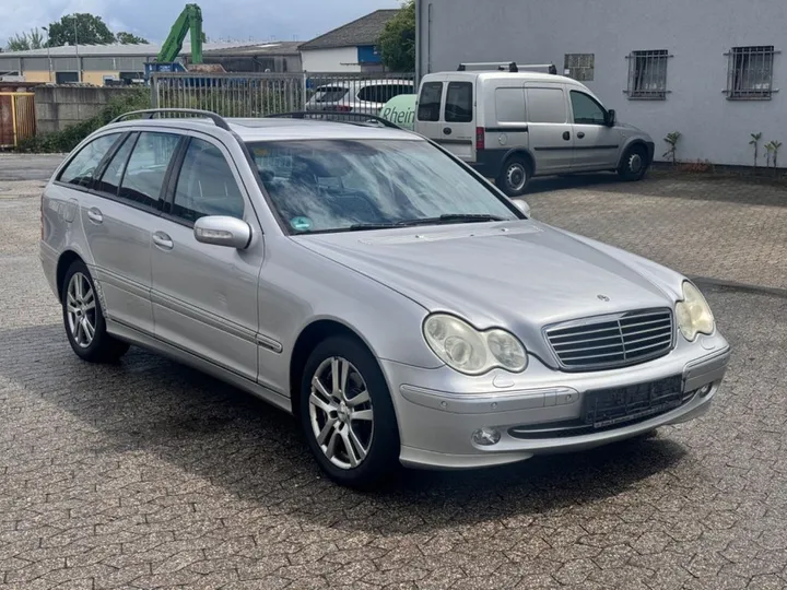 Mercedes-Benz C 240