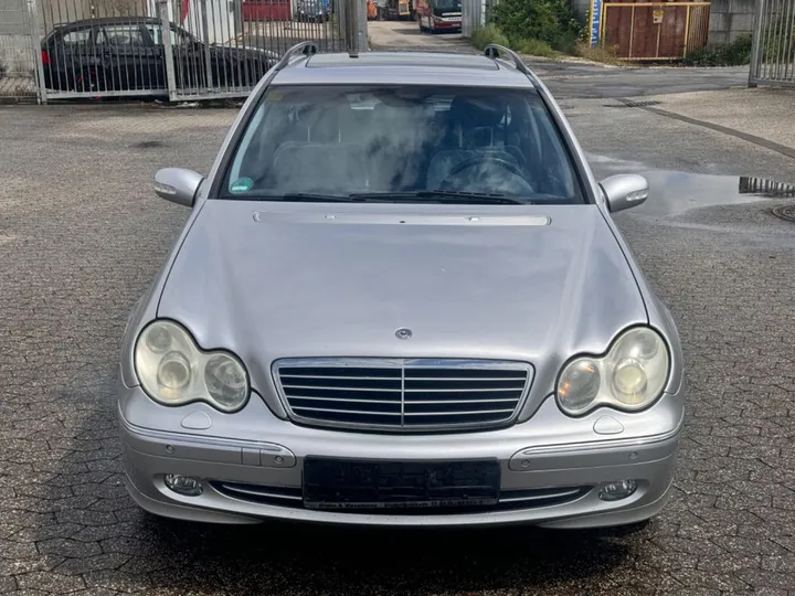 Mercedes-Benz C 240