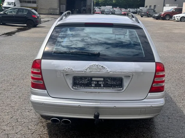 Mercedes-Benz C 240