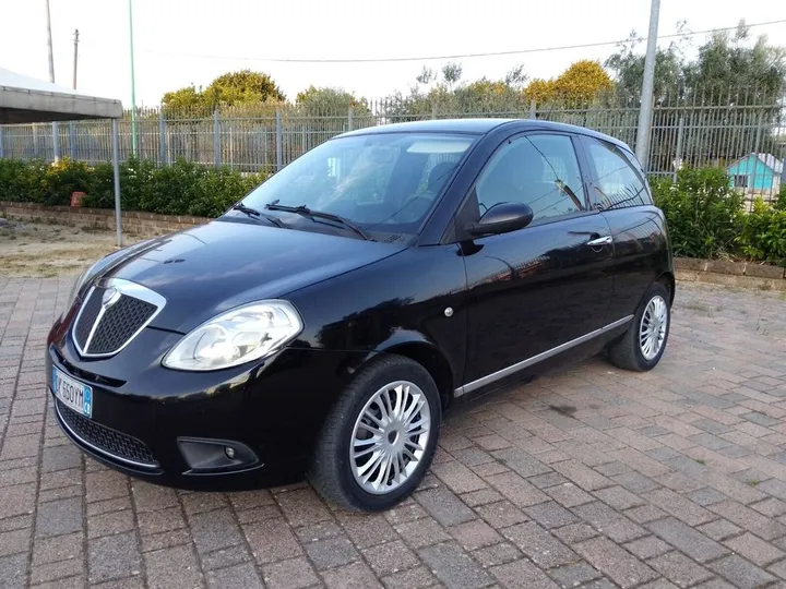 Lancia Ypsilon