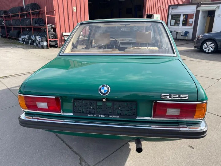 BMW 525