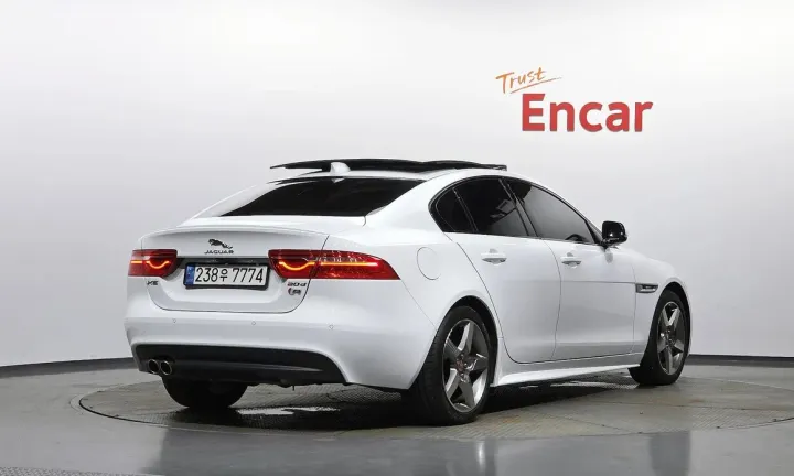 Jaguar XE