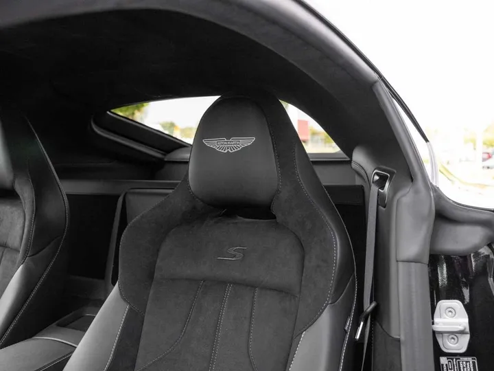 Aston Martin V8 Vantage