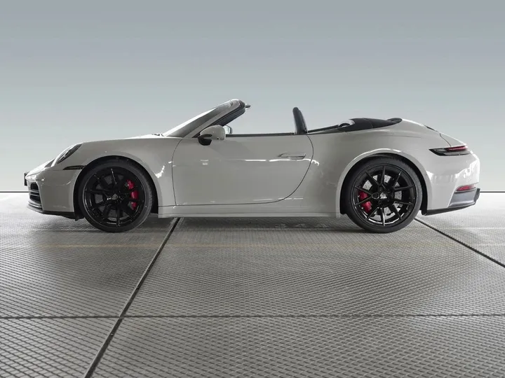 Porsche 992