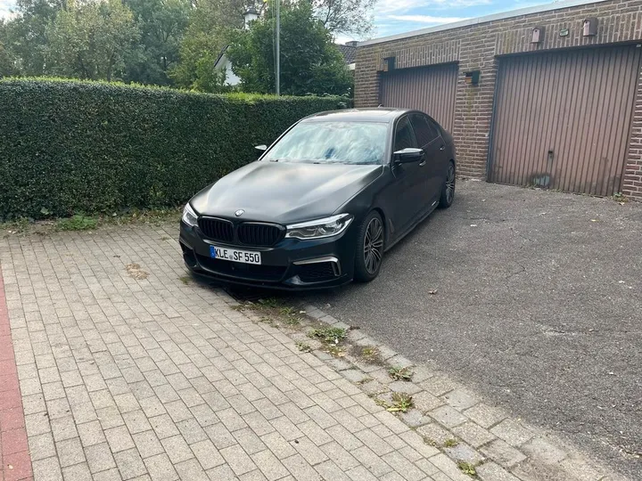 BMW M550