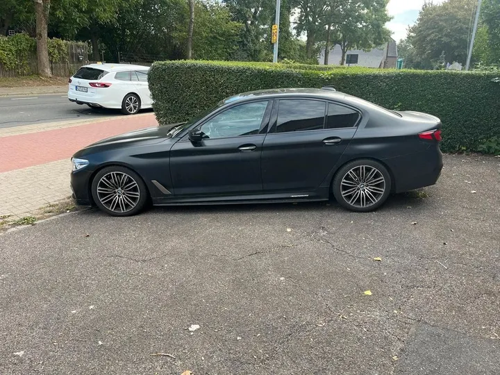 BMW M550