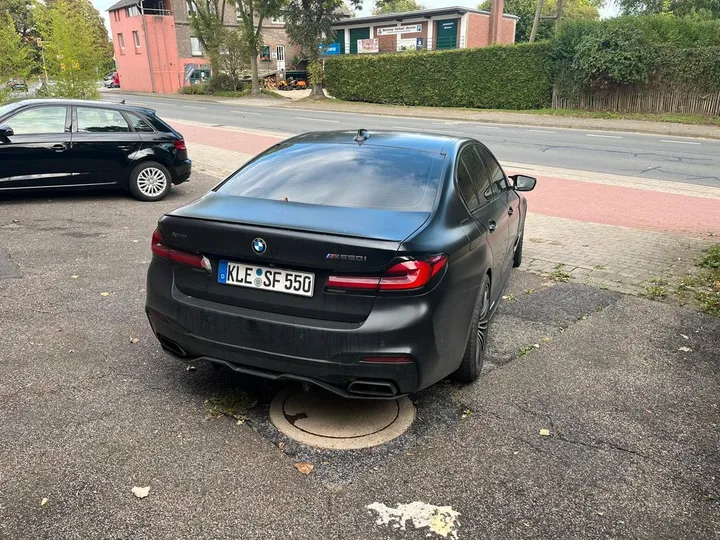 BMW M550