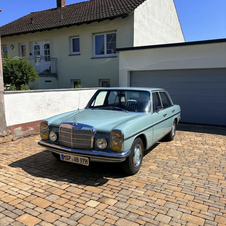 Mercedes-Benz 220