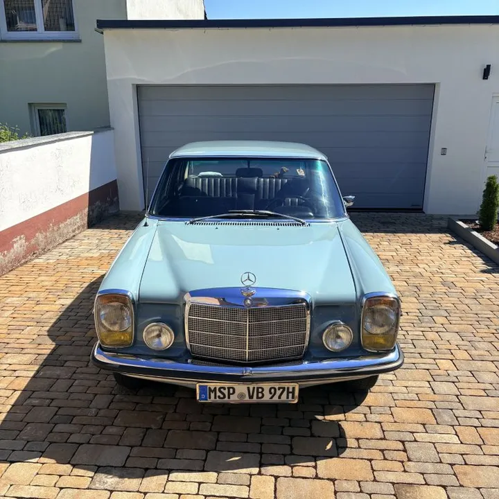 Mercedes-Benz 220