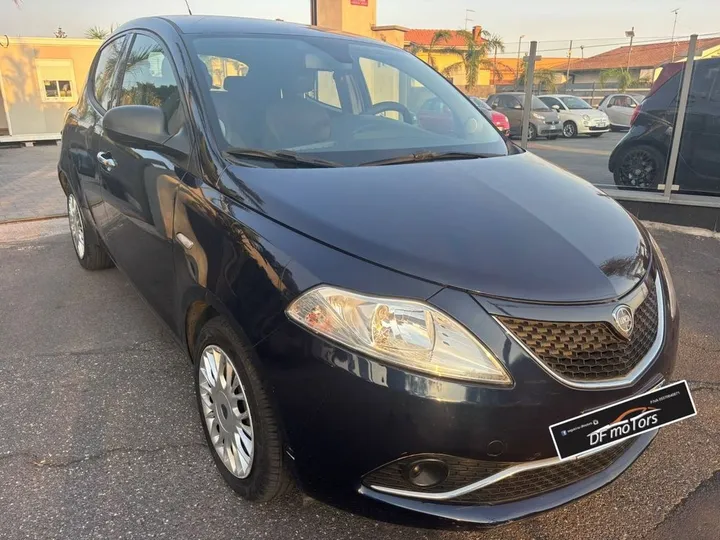 Lancia Ypsilon