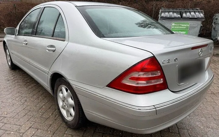Mercedes-Benz C 220