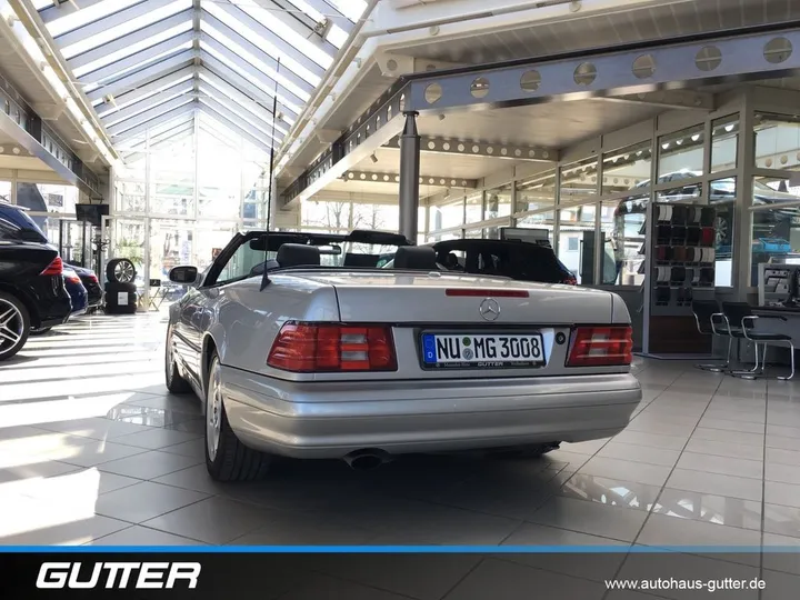 Mercedes-Benz SL 320