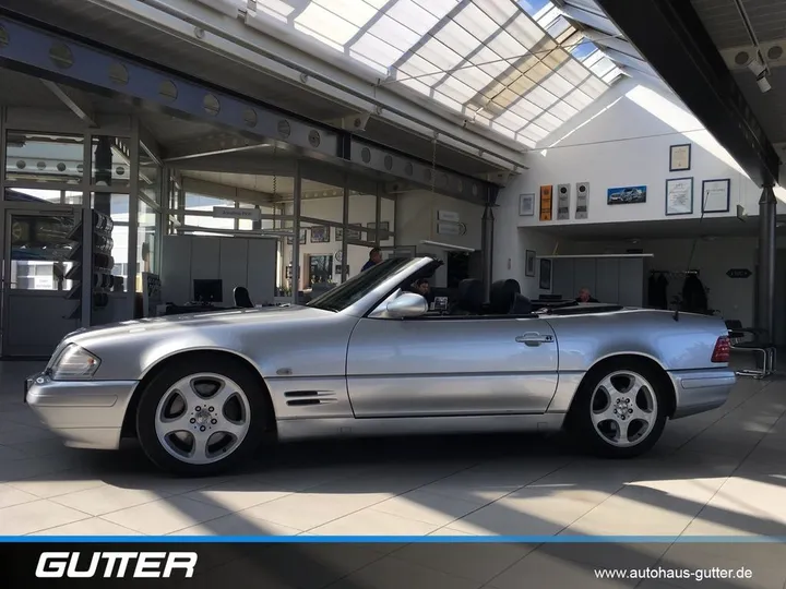 Mercedes-Benz SL 320