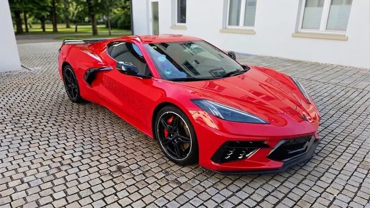 Corvette C8