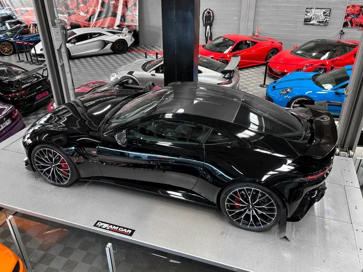 Aston Martin V8 Vantage