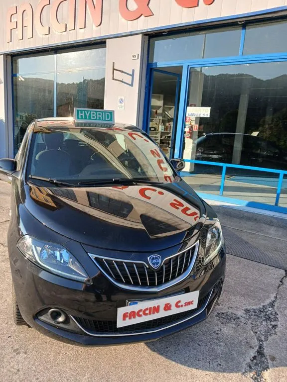 Lancia Ypsilon
