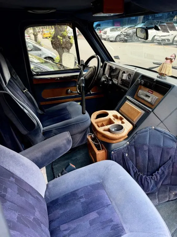 Chevrolet Chevy Van