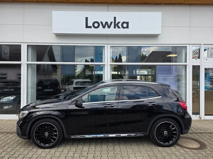 Mercedes-Benz GLA 200