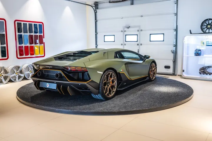 Lamborghini Aventador