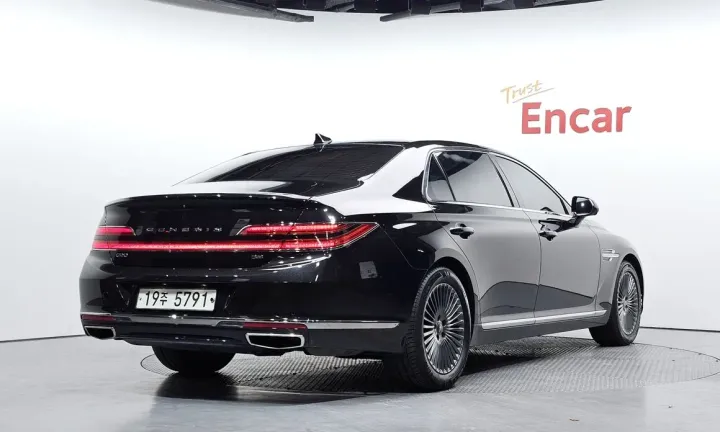 Genesis G90