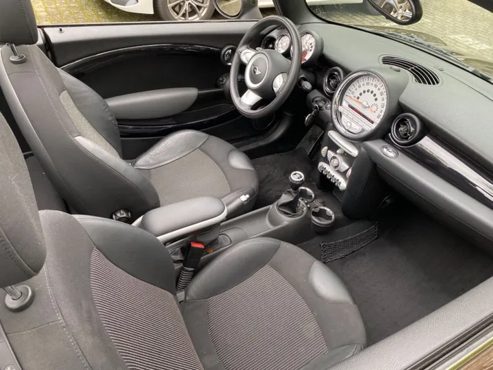 MINI Cooper Cabrio