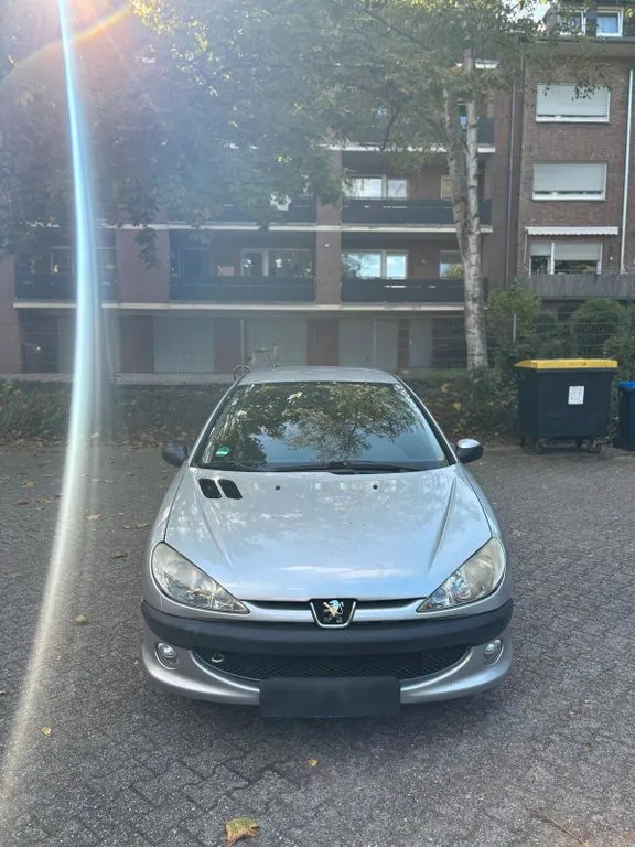 Peugeot 206