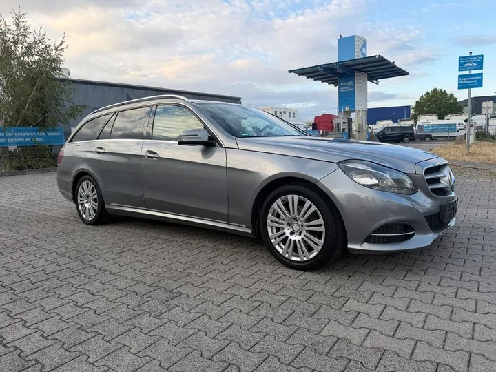 Mercedes-Benz E 200