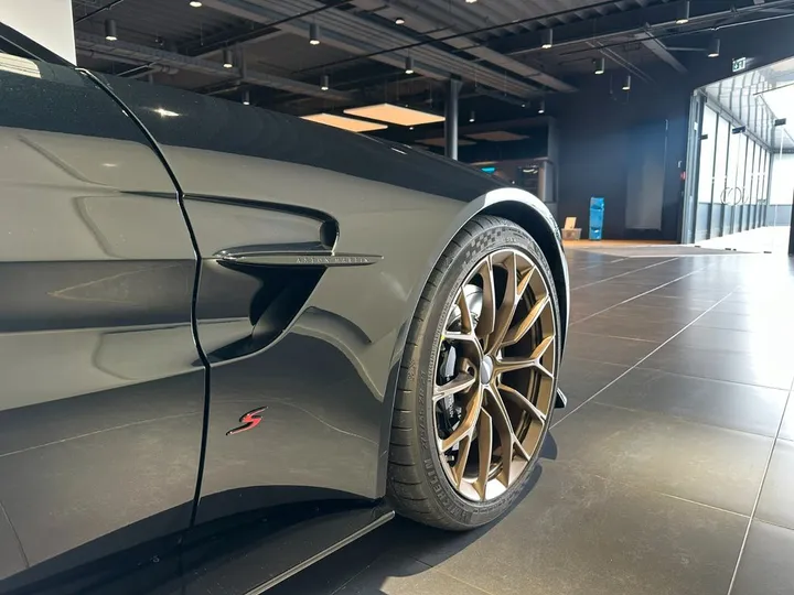 Aston Martin V8 Vantage