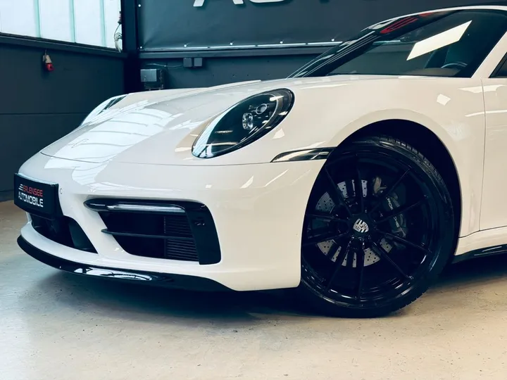 Porsche 992