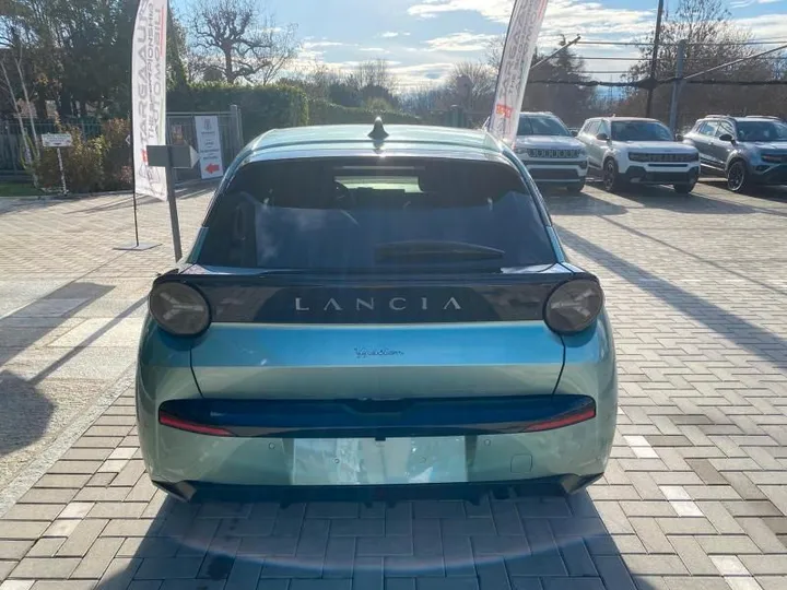 Lancia Ypsilon