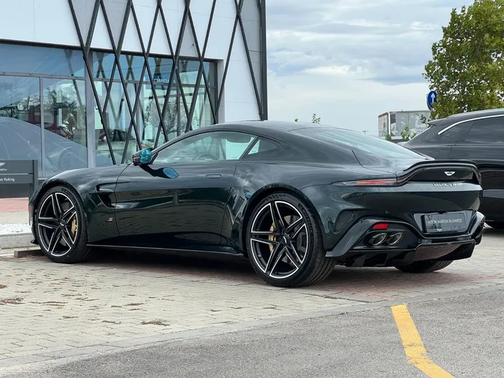 Aston Martin V8 Vantage