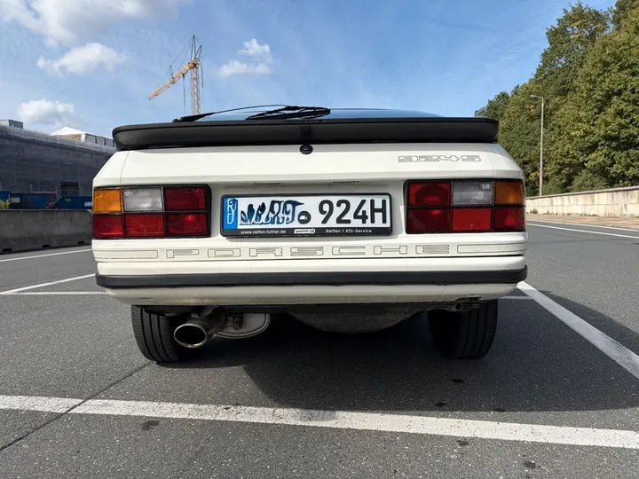 Porsche 924