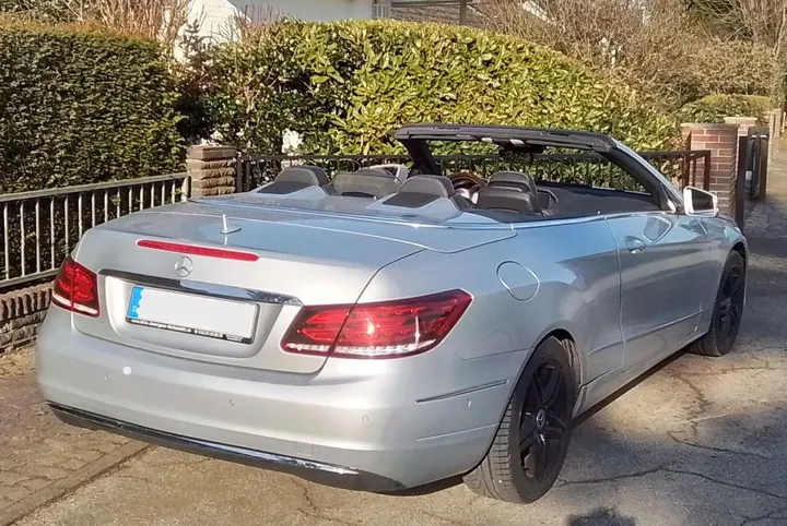 Mercedes-Benz E 320