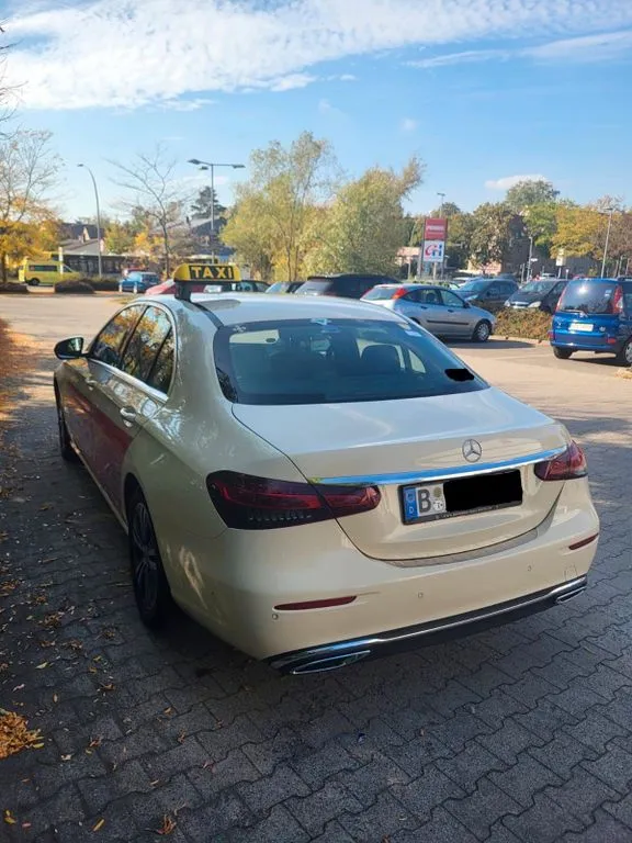 Mercedes-Benz E 200