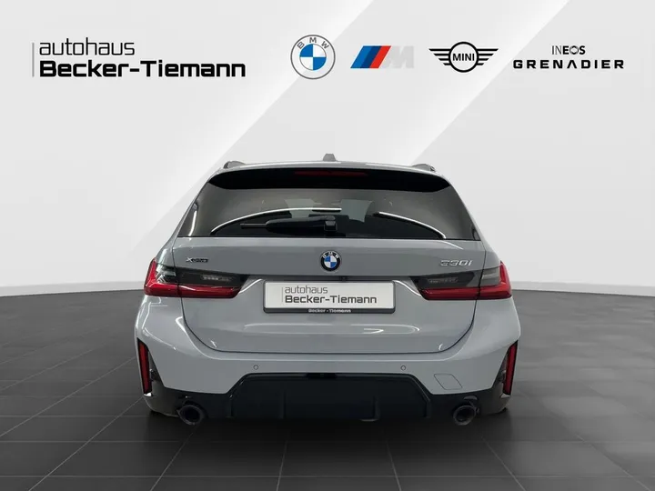 BMW 330