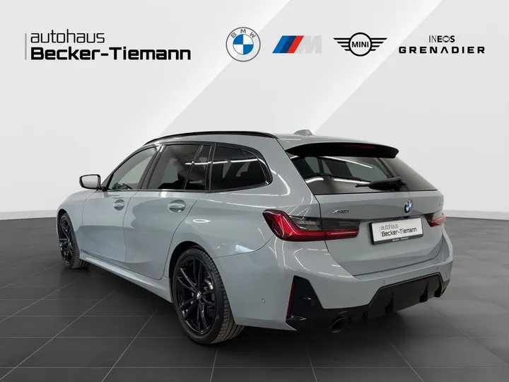 BMW 330