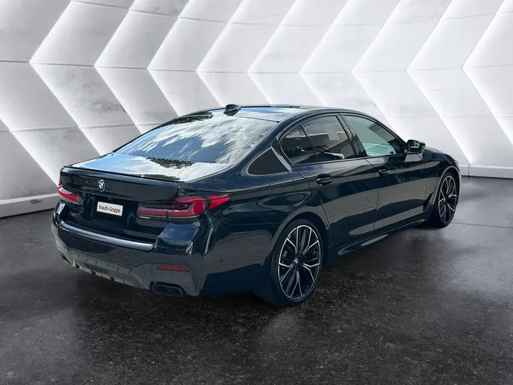 BMW M550