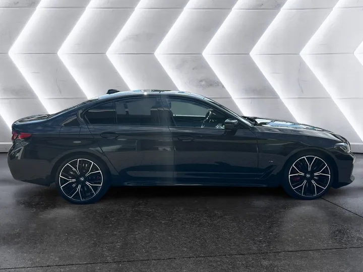 BMW M550