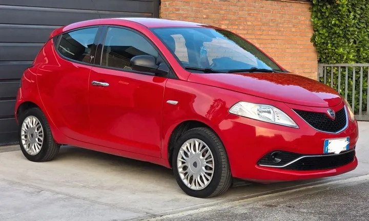 Lancia Ypsilon