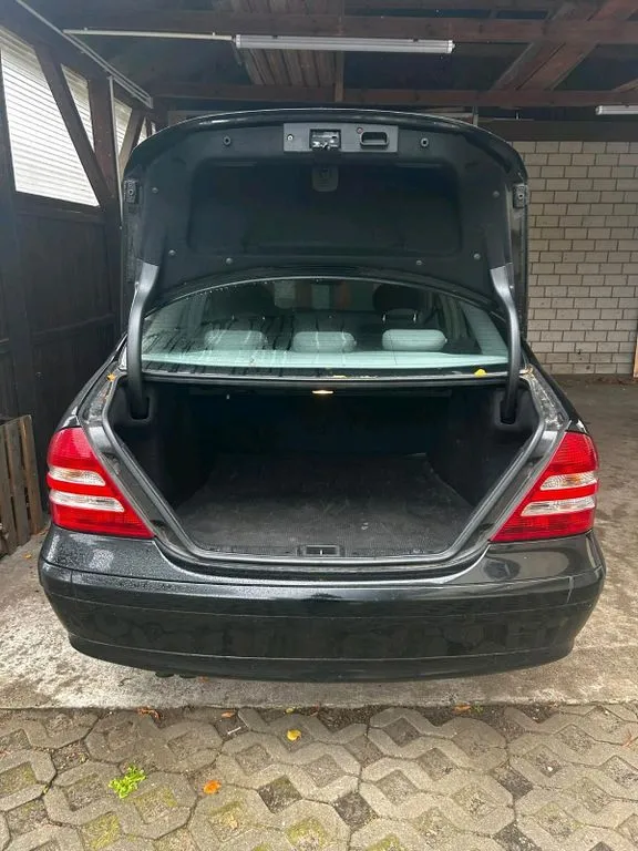 Mercedes-Benz C 200