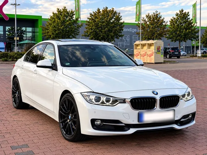 BMW 330