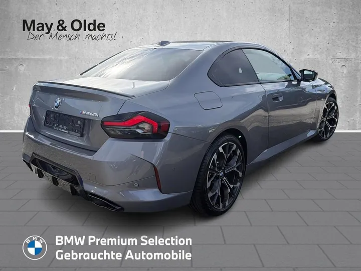 BMW M240i