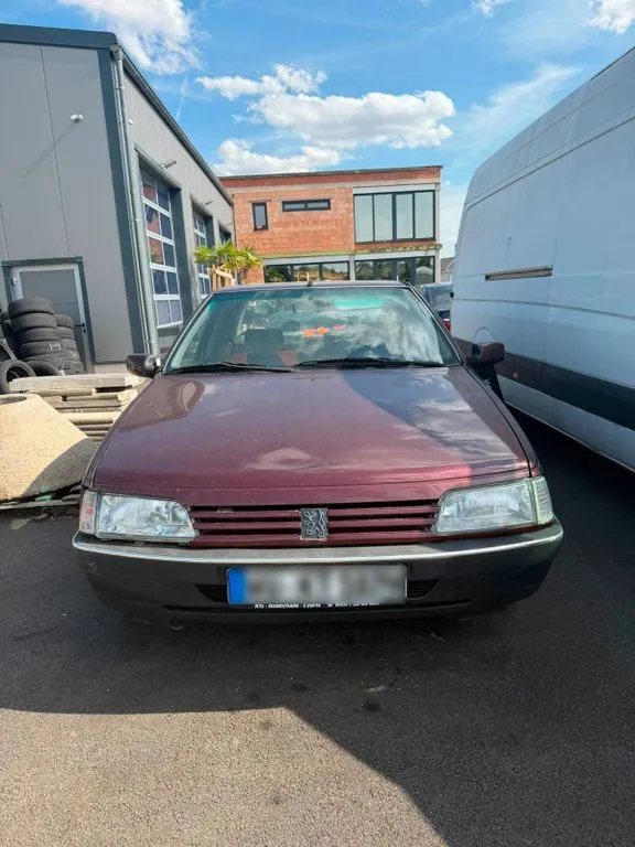 Peugeot 405