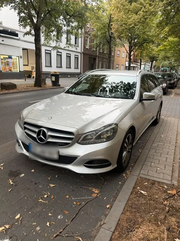 Mercedes-Benz E 220
