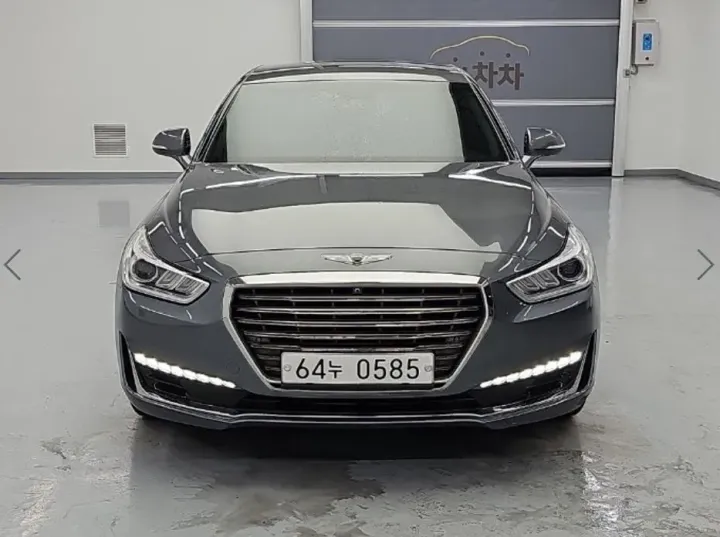 Genesis EQ900