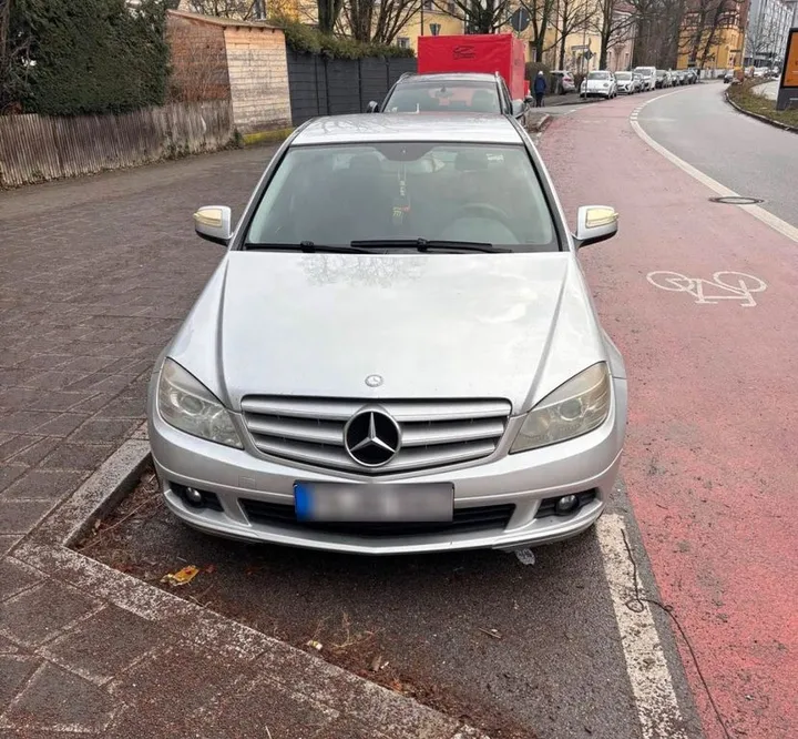 Mercedes-Benz 200