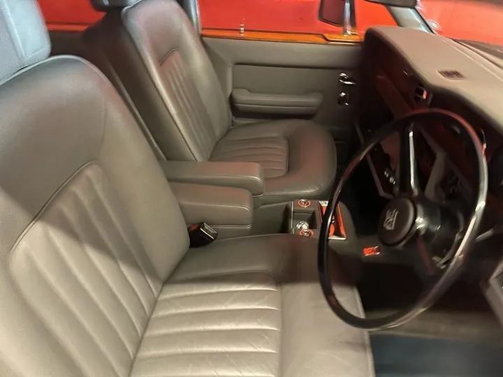 Rolls-Royce Silver Spirit