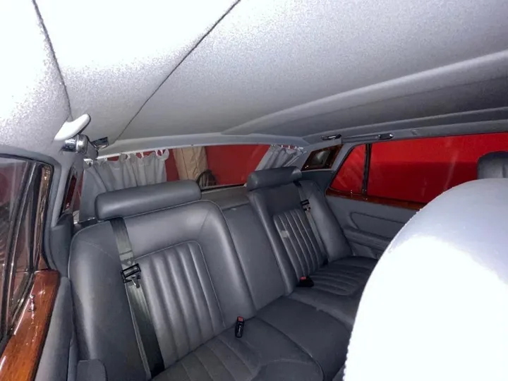 Rolls-Royce Silver Spirit