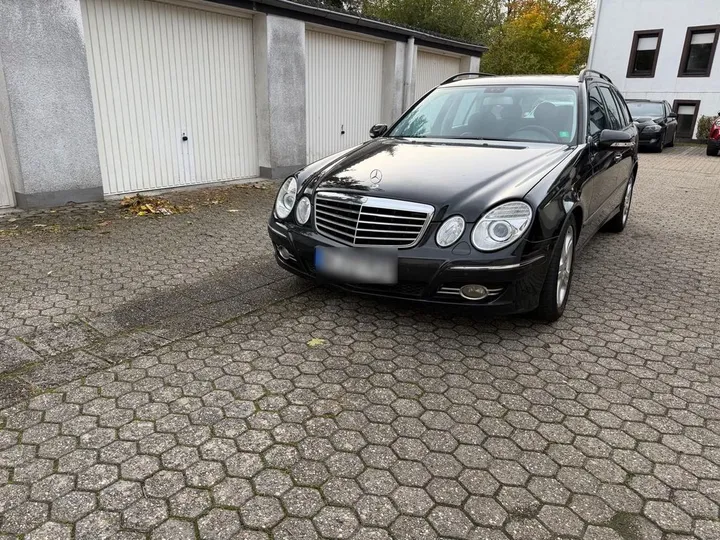 Mercedes-Benz E 220
